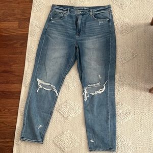 American Eagle size 16 ripped jeans